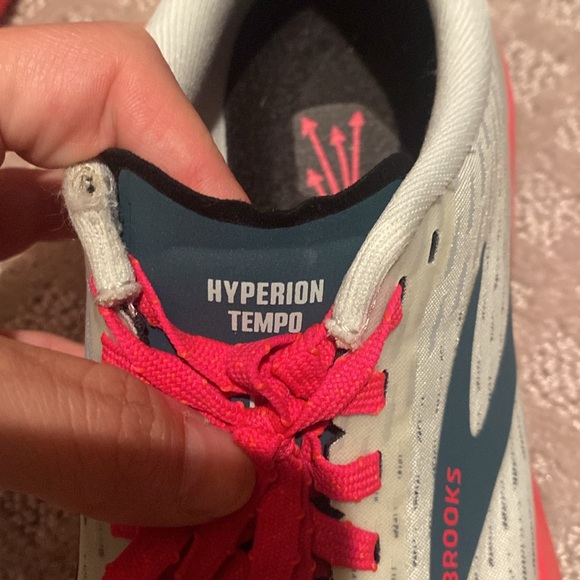 Brooks Hyperion Tempo running shoes. Size 7B. Slightly worn - Picture 3 of 4